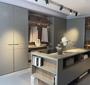 Custom Matte Glossy Wardrobe Design